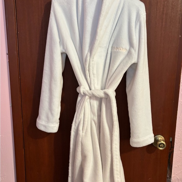 Calvin Klein Robe - Picture 2 of 3
